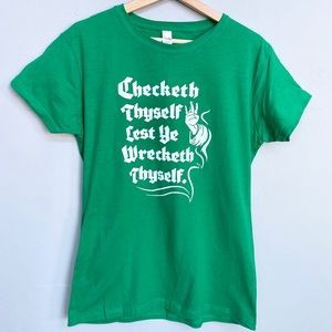 Green old English graphic tee